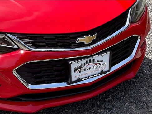 Used 2017 Chevrolet Cruze LT FWD image 31