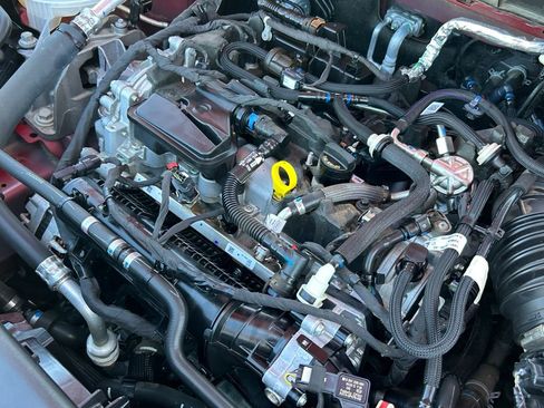 Used 2022 Ford Escape SE w/ SE Sport Appearance Package image 28