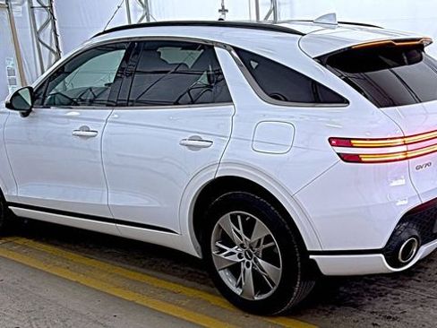 Used 2025 Genesis GV70 3.5T Sport AWD/4WD image 5