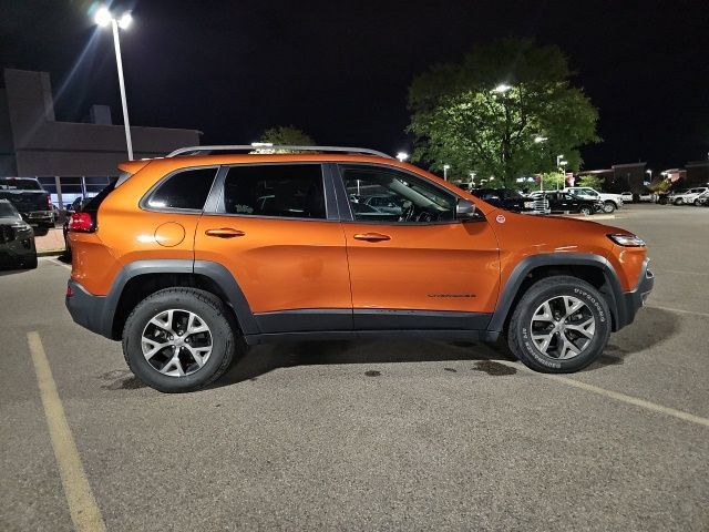 Used 2016 Jeep Cherokee Trailhawk w/ Comfort/Convenience Group AWD/4WD image 9