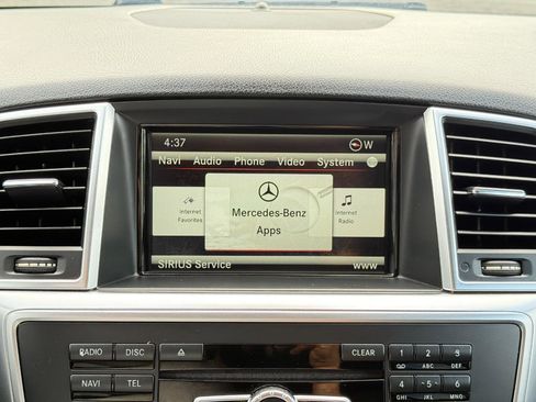 Used 2015 Mercedes-Benz ML 350 4MATIC w/ Premium 1 Package image 57