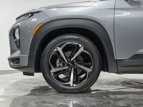 Used 2023 Chevrolet TrailBlazer RS FWD image 3