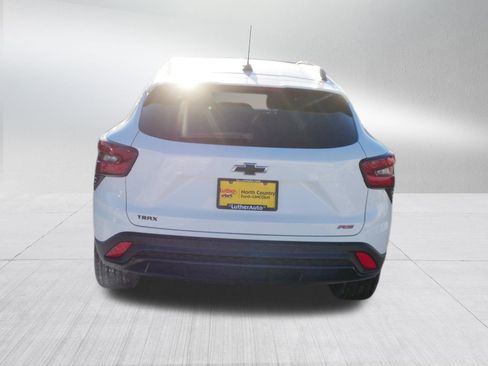 Used 2024 Chevrolet Trax RS w/ Sunroof Package image 6