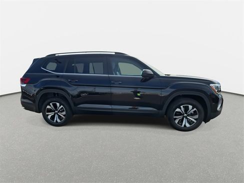 New 2026 Volkswagen Atlas SE image 4