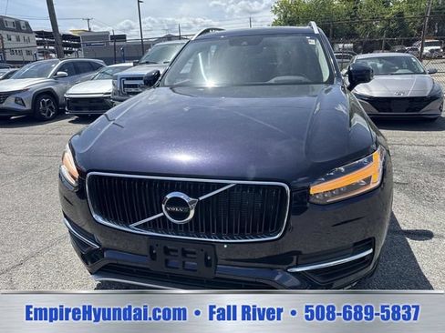 Used 2019 Volvo XC90 T5 Momentum w/ Multimedia Package AWD/4WD image 12
