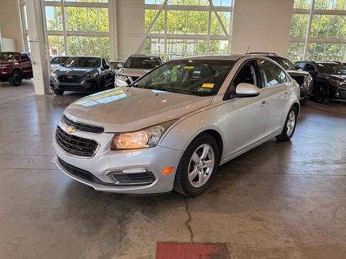Used 2015 Chevrolet Cruze LT FWD image 7