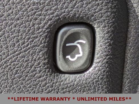 Used 2022 Jeep Grand Cherokee Limited image 15