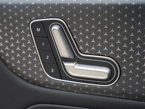 Used 2025 Mercedes-Benz GLA 250 image 15