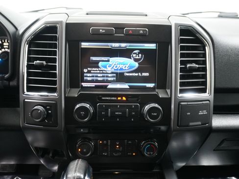 Used 2015 Ford F150 XLT w/ Equipment Group 302A Luxury image 19