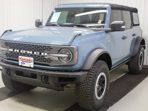 Used 2022 Ford Bronco Badlands w/ Sasquatch Package image 3