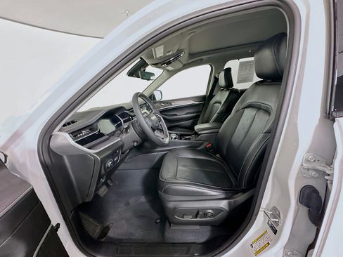 Used 2022 Jeep Grand Cherokee Limited 4xe w/ Luxury Tech Group II image 13