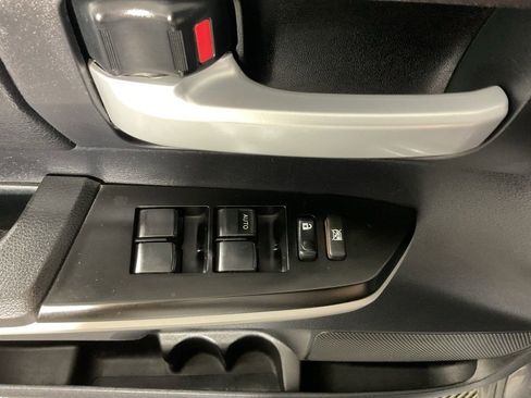 Used 2018 Toyota Tundra SR5 w/ SR5 Upgrade Package image 20