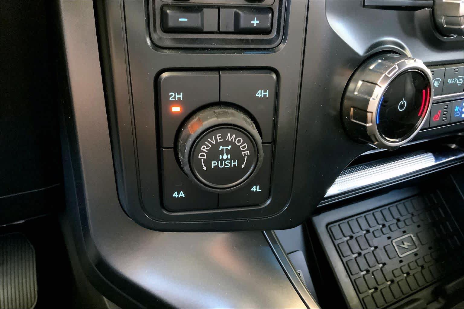Used 2025 Ford F150 Lariat w/ Equipment Group 501A Mid AWD/4WD image 34