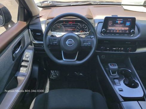 Used 2021 Nissan Rogue SV FWD image 17