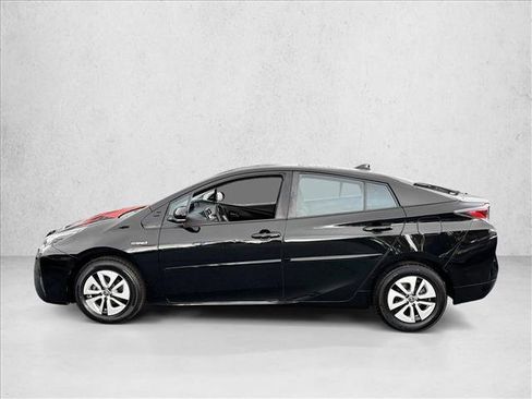 Used 2016 Toyota Prius Three image 4