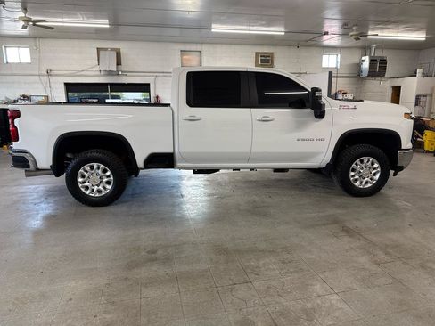 Used 2024 Chevrolet Silverado 2500 LT AWD/4WD image 76