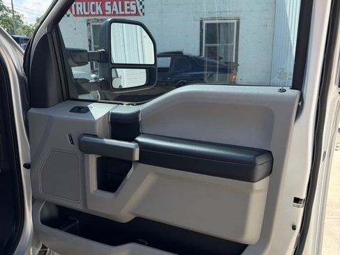 Used 2017 Ford F250 XLT w/ XLT Value Package AWD/4WD image 19