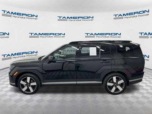 Used 2025 Hyundai Santa Fe Limited FWD image 2