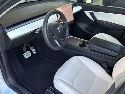Used 2022 Tesla Model Y Performance AWD/4WD image 19