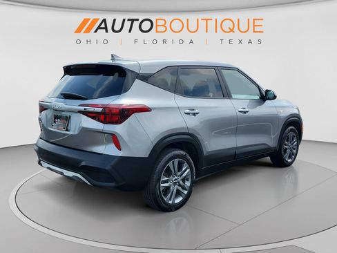 Used 2022 Kia Seltos LX AWD/4WD image 6