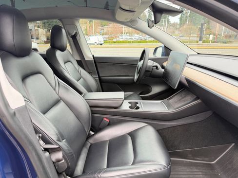 Used 2021 Tesla Model Y Long Range image 16