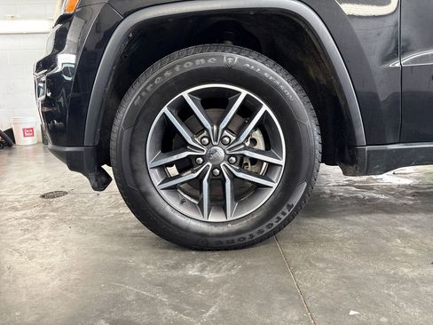 Used 2017 Jeep Grand Cherokee Limited AWD/4WD image 35