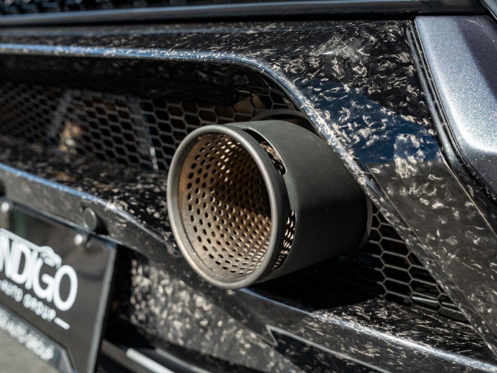 Used 2018 Lamborghini Huracan Performante AWD/4WD image 38