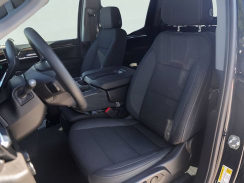 Used 2024 Chevrolet Silverado 1500 LT AWD/4WD image 10