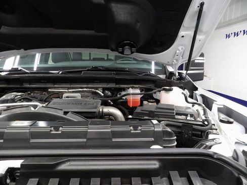 Used 2025 GMC Sierra 2500 AT4X image 33