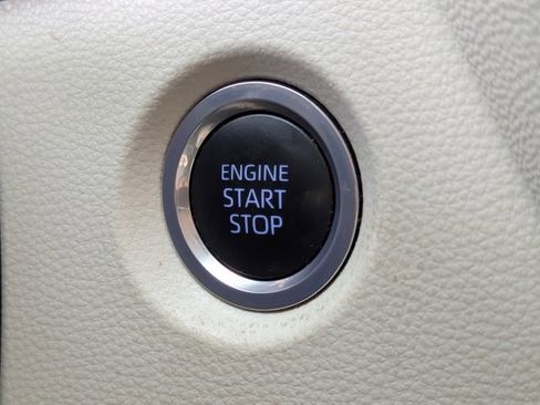 Used 2022 Toyota Corolla LE image 15