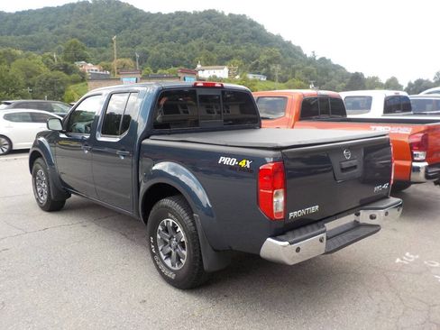 Used 2017 Nissan Frontier PRO-4X AWD/4WD image 3