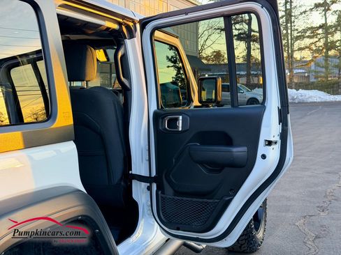 Used 2024 Jeep Wrangler Unlimited Sport image 24