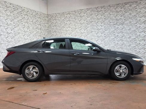 New 2026 Hyundai Elantra SE image 8