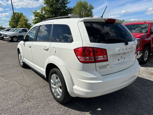 Used 2017 Dodge Journey SE FWD image 4