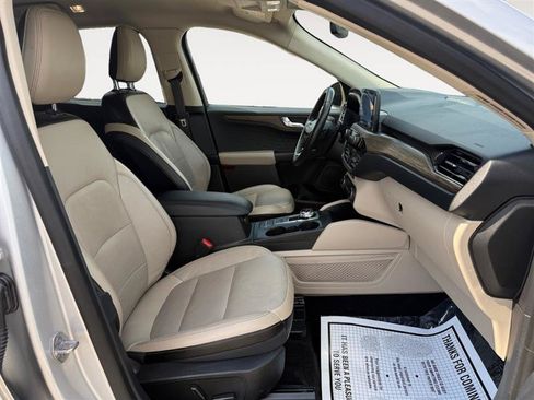 Used 2020 Ford Escape Titanium AWD/4WD image 17