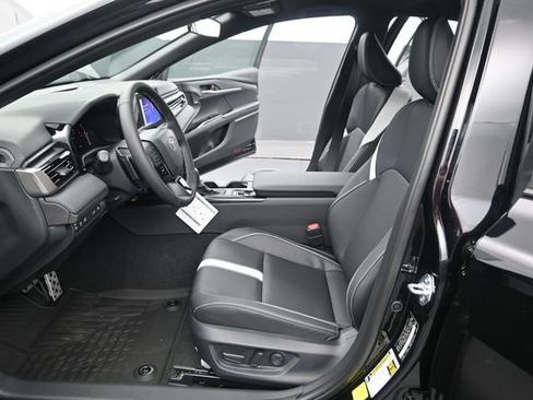 New 2026 Toyota Camry Hybrid FWD image 11