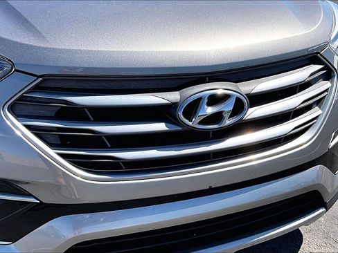 Used 2017 Hyundai Santa Fe Sport FWD image 27