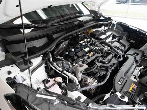 Used 2026 Toyota Corolla Cross LE AWD/4WD image 32