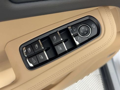 Certified 2026 Porsche Macan S AWD/4WD image 13