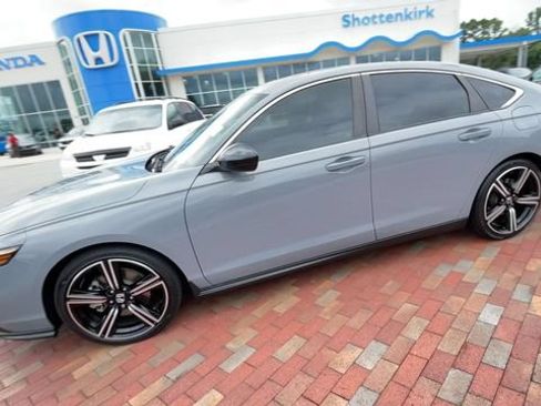 Used 2024 Honda Accord Sport image 6