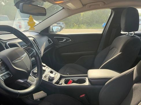 Used 2015 Chrysler 200 Limited w/ Convenience Group FWD image 17