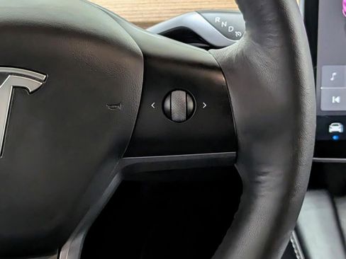 Used 2022 Tesla Model Y Performance AWD/4WD image 32