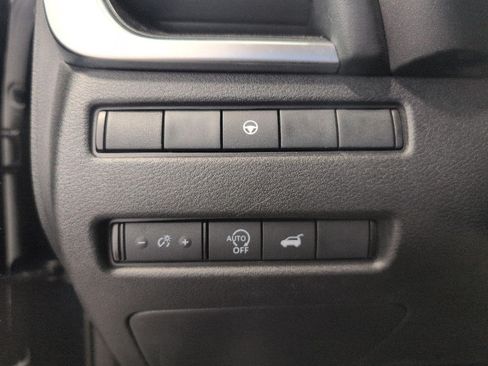Used 2025 Nissan Rogue SV AWD/4WD image 10