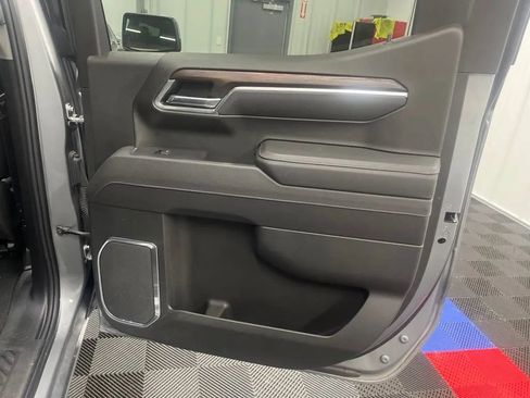 Used 2025 GMC Sierra 1500 SLT AWD/4WD image 14