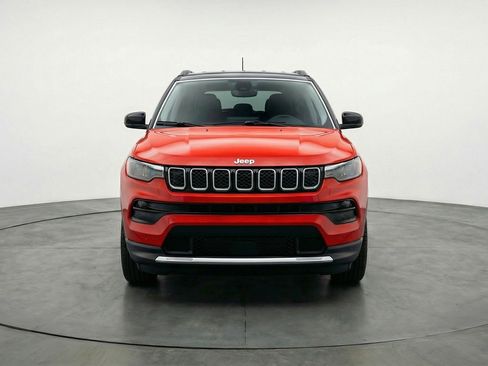 Used 2025 Jeep Compass Limited image 2