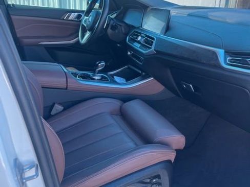 Used 2022 BMW X5 xDrive40i w/ M Sport Package AWD/4WD image 9