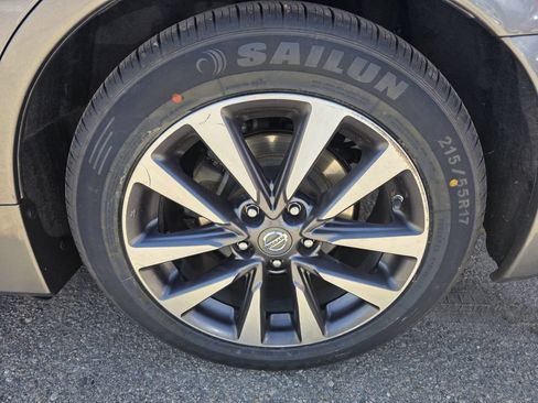 Used 2017 Nissan Altima 2.5 SL FWD image 36