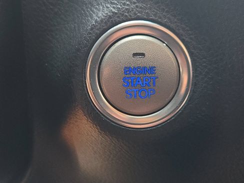 Used 2012 Hyundai Genesis 3.8 RWD image 17