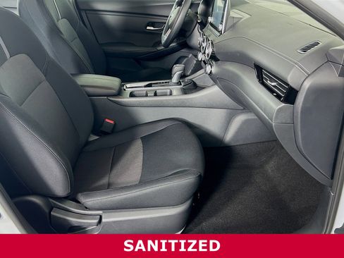 Used 2025 Nissan Sentra SV image 22