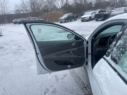 New 2024 Hyundai Elantra SEL w/ Convenience Package image 21